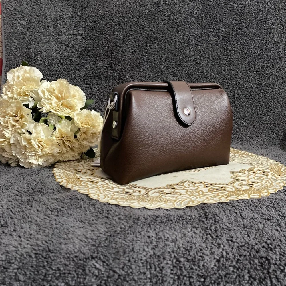 Brown leather bag - Picture 12 of 16